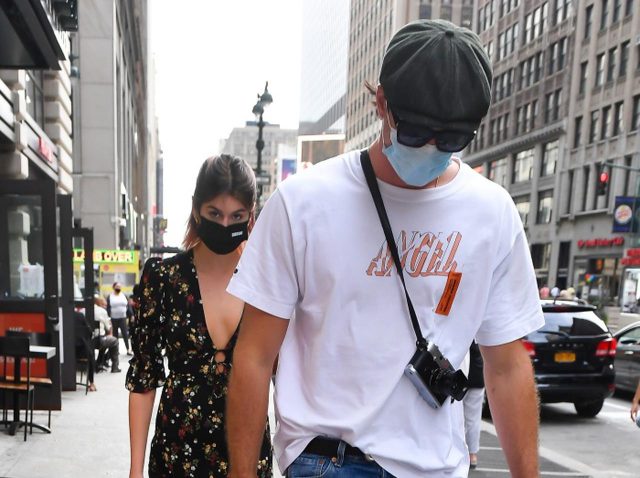 カイア・ガーバー&ジェイコブ・エロルディ、デート中に直撃取材を受けるもうまいことスルー