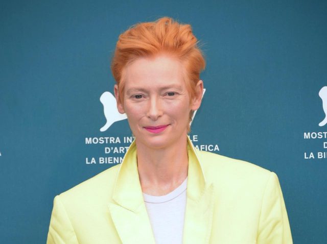 ティルダ・スウィントン、映画賞が性差をなくす必然性は「あまりに明白」と指摘