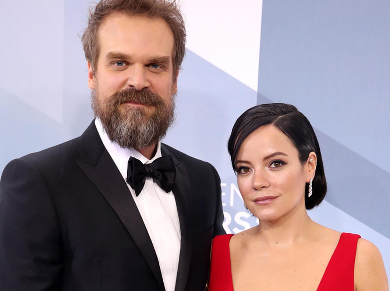 『ストレンジャー・シングス』デヴィッド・ハーバーが結婚へ！リリー・アレンと許可書取得