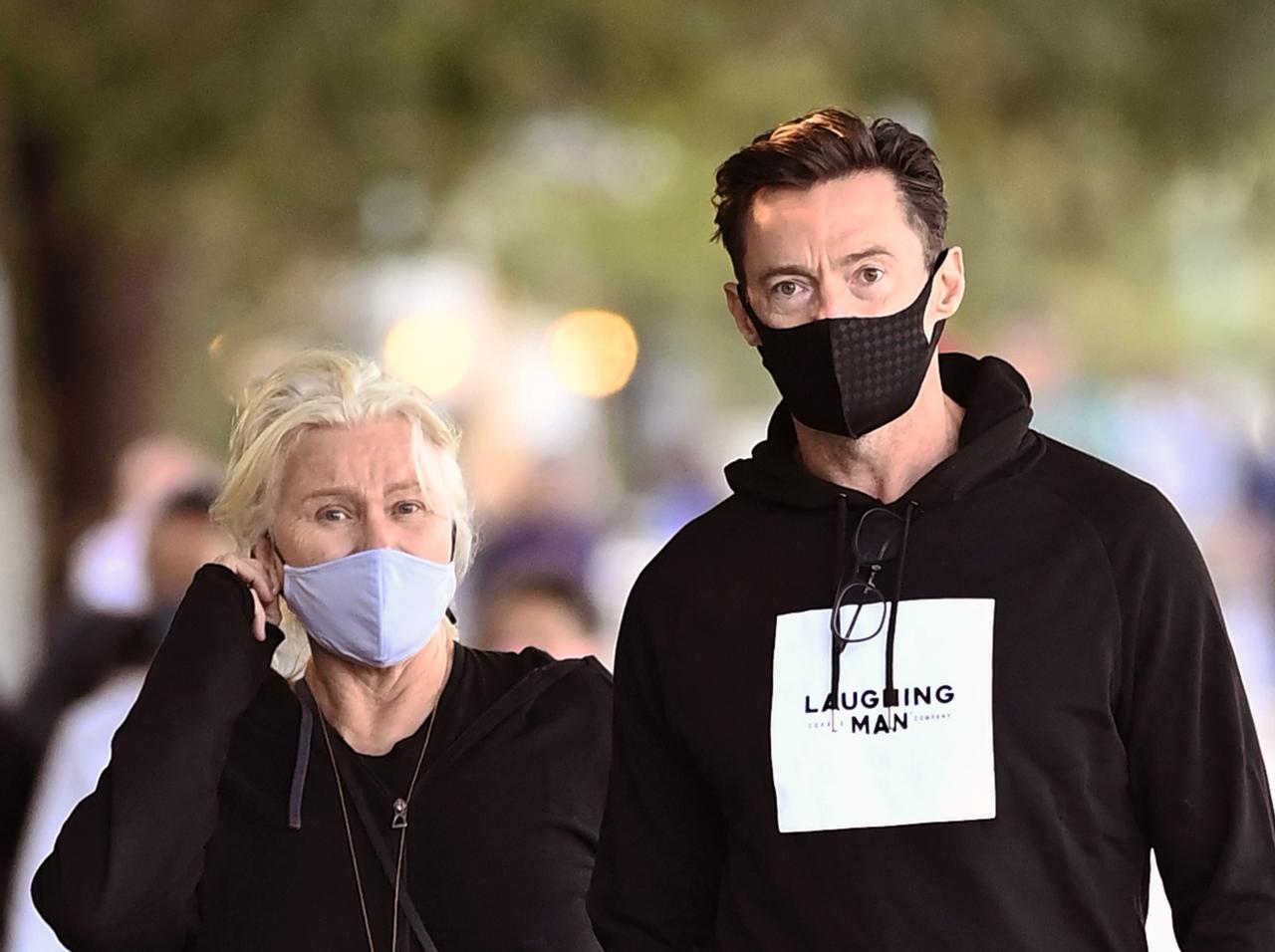 ヒュー・ジャックマンはゲイ？妻が一蹴「本当に意地が悪い」