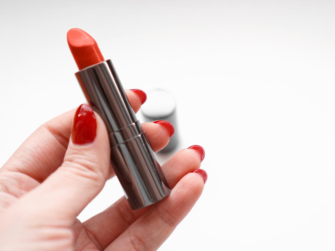 マスク着用にも!リップメイクが落ちない塗り方4ステップ