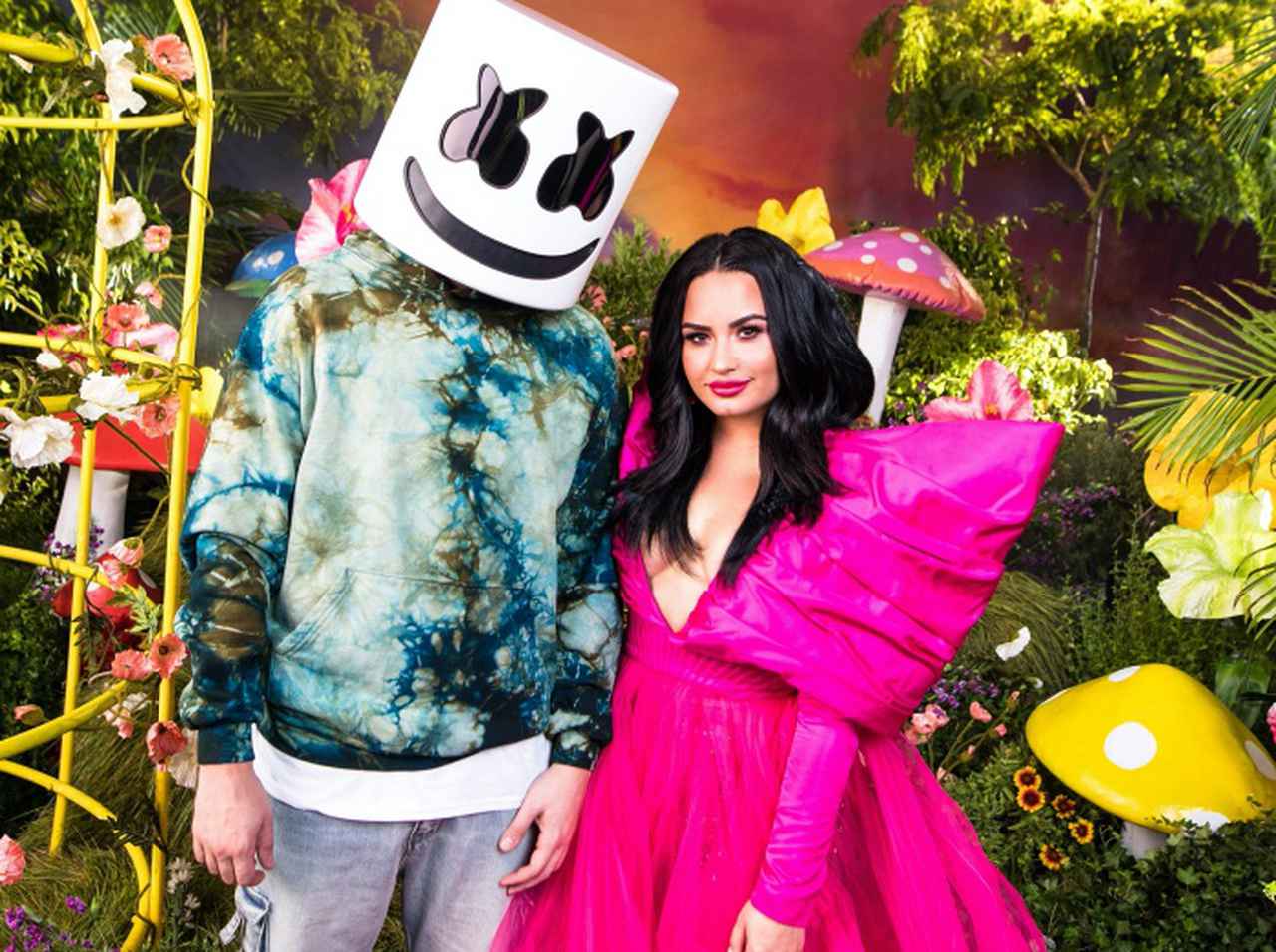 「大丈夫じゃなくても大丈夫」デミ・ロヴァートとマシュメロが新曲「OK Not To Be OK」をリリース