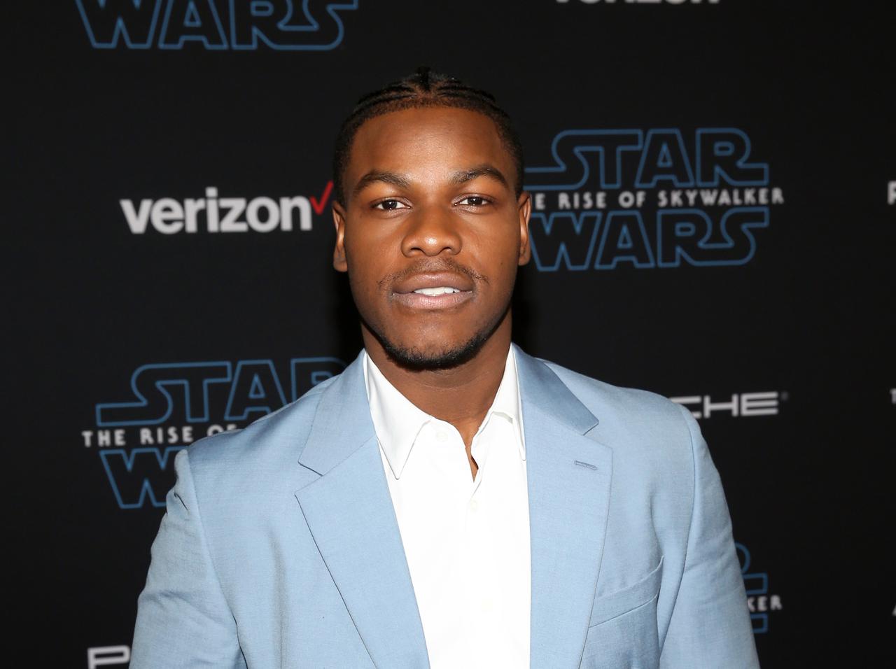 ジョン・ボイエガ、『スター・ウォーズ』の現場にも人種差別があったとディズニーを批判