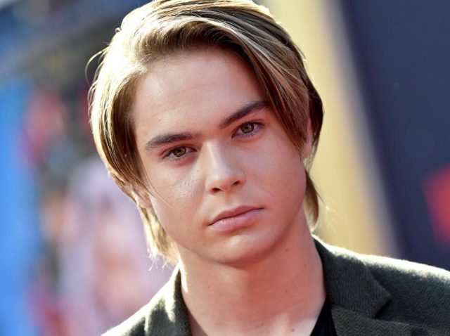 セレブネタ満載！悪魔崇拝のカルト集団に襲われるエログロ青春コメディ『ザ・ベビーシッター キラークイーン』