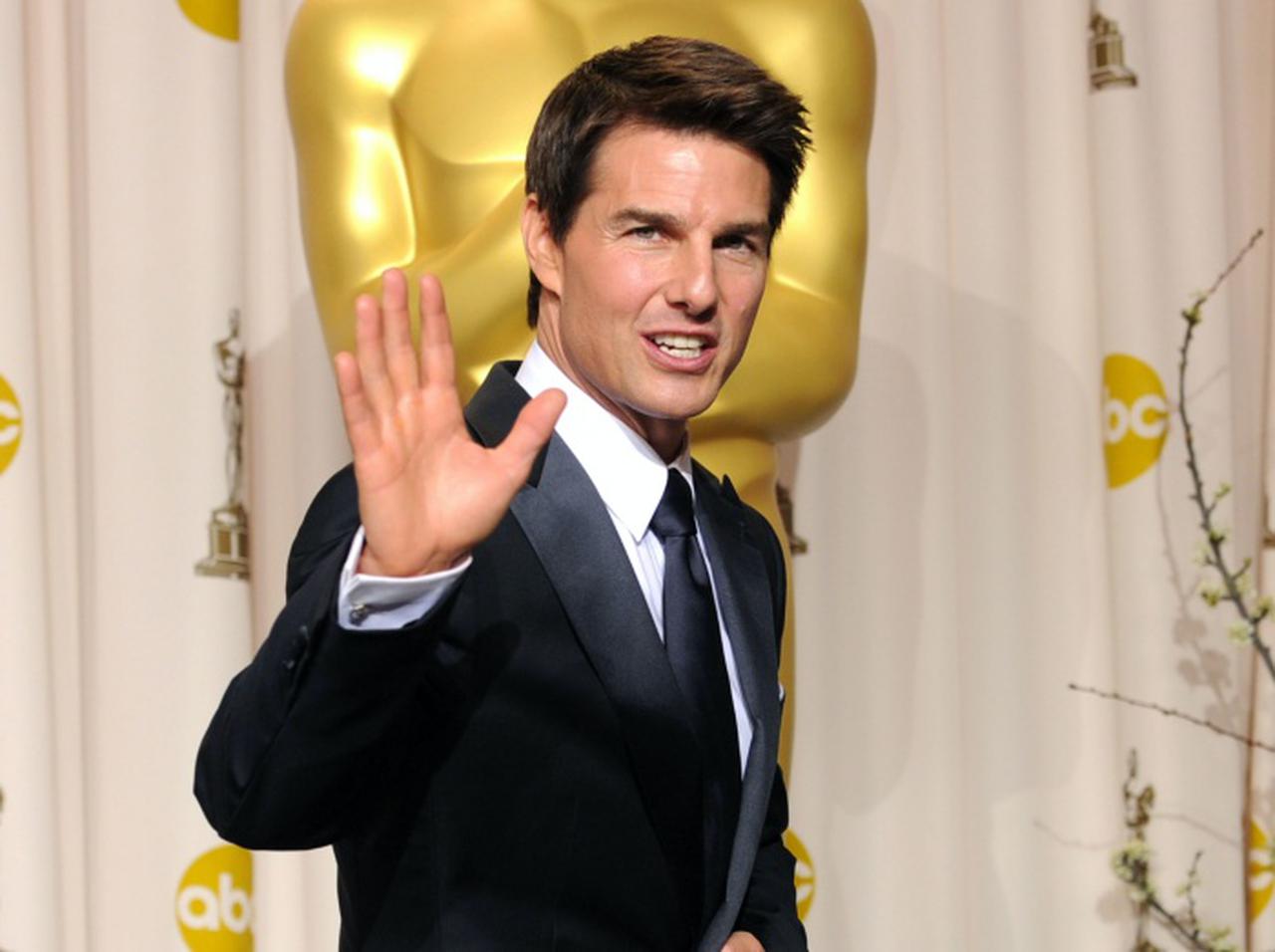 トム・クルーズが毎年かかさず誕プレを送っていた年下俳優は誰?