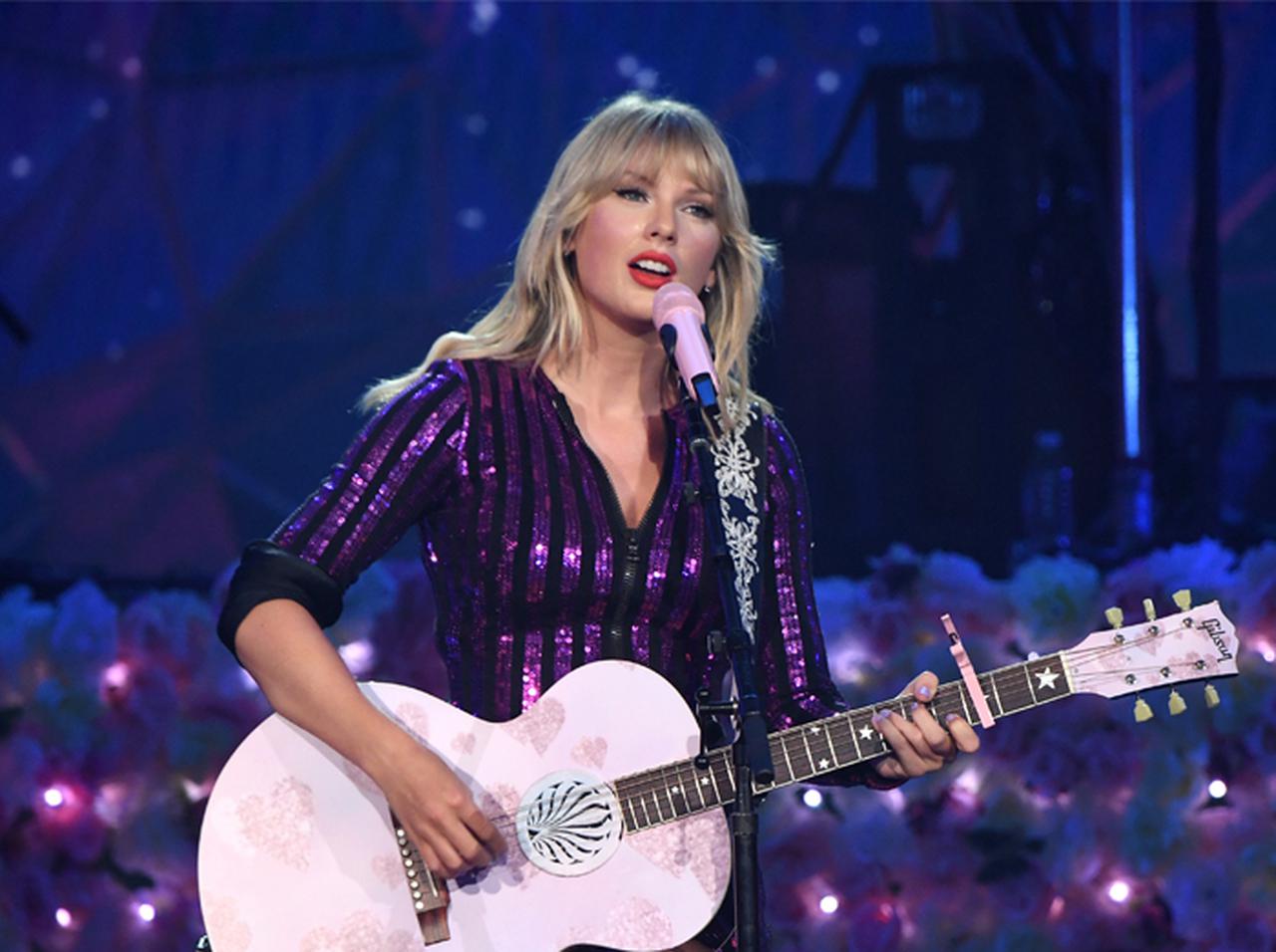 テイラー・スウィフトが「失恋」に捧げたアルバムは？傷心中の人はコレを聴くべし！