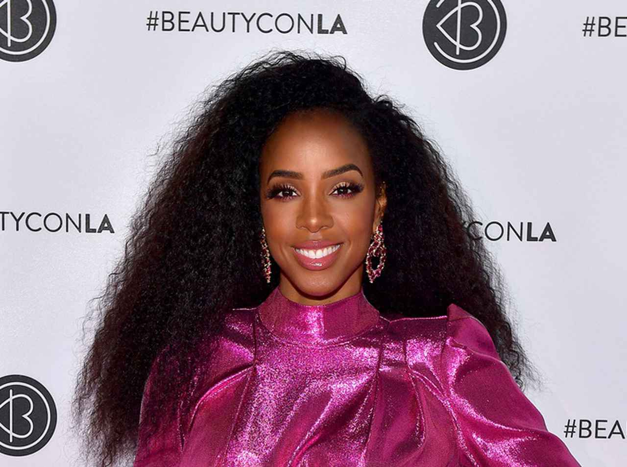 ケリー・ローランドが39歳で第2子を妊娠したことを発表