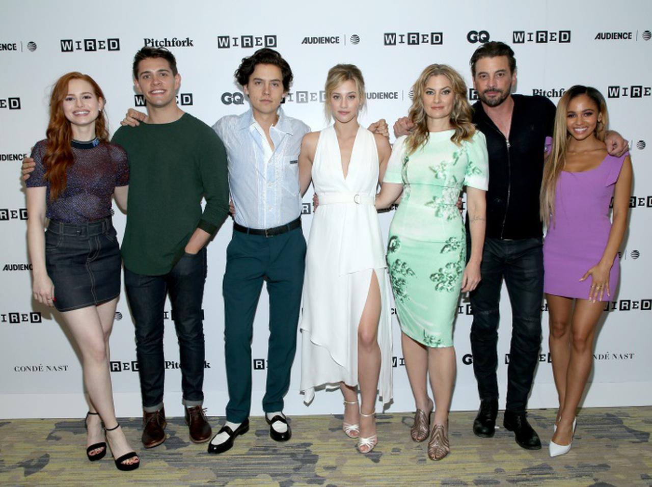 『リバーデイル』FP役のスキート・ウールリッチが番組卒業、キャストが別れを惜しむ