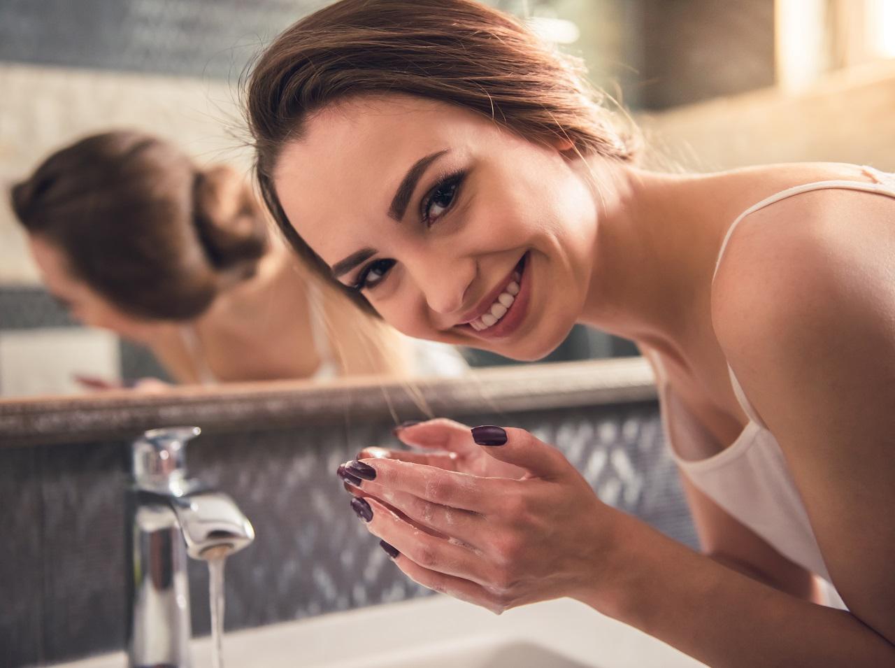 ある「クレンジングバーム」をセレブとプロが絶賛！日本でも買えるその商品とは？