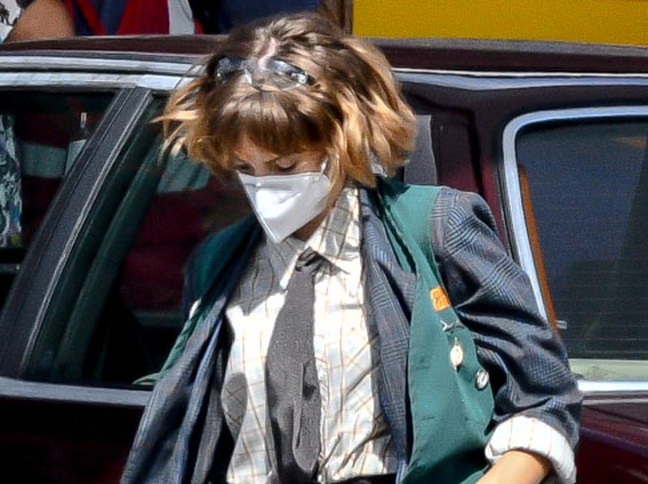 『ストレンジャー・シングス』シーズン4、ロビンの衣装が可愛い!撮影の様子をキャッチ