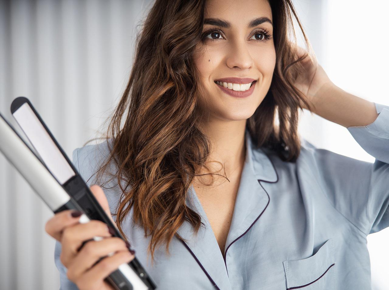 髪が傷みにくい「ヘアアイロン」は?プロ推薦はあのタイプ!