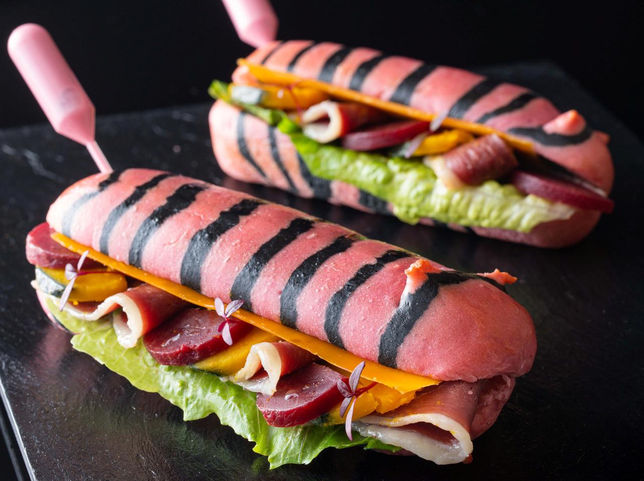 「虎柄サンドイッチ」第2弾は、鮮やかなピンクの虎サンド