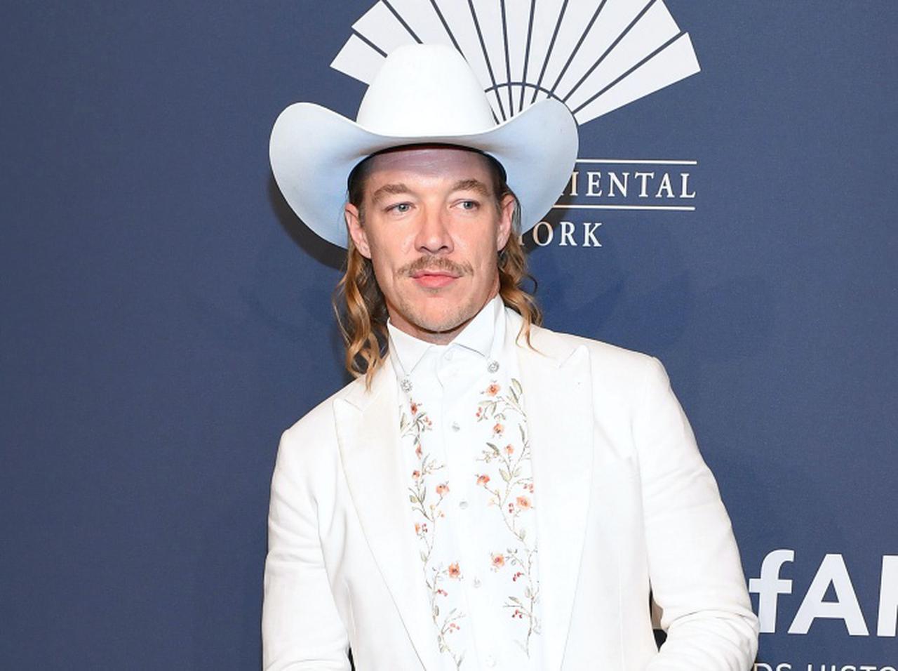 41歳ディプロ、19歳のTikTokスターとの「共同生活」疑惑が浮上し物議に