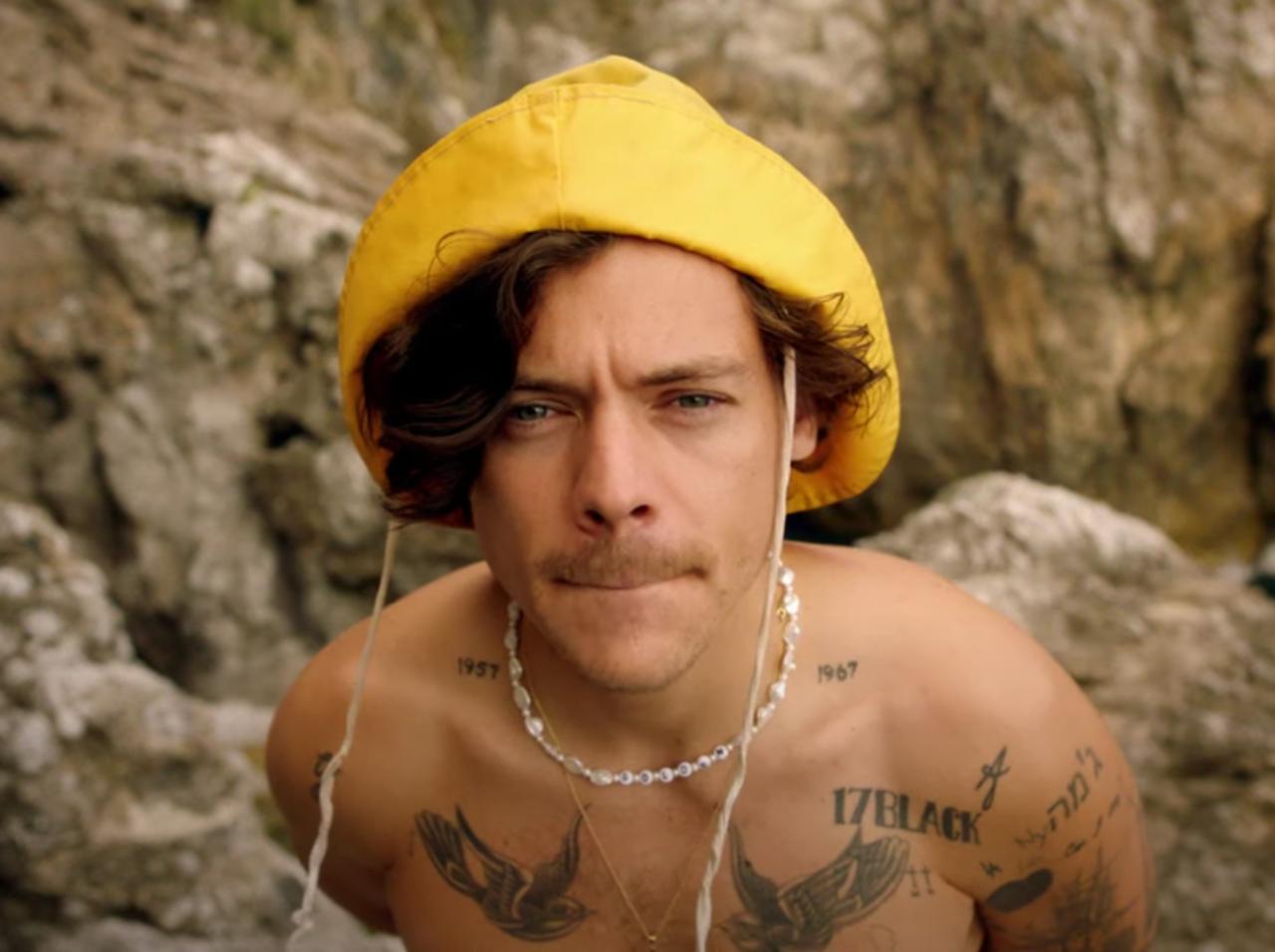 ハリー・スタイルズ、ひたすらハリーを堪能できる新曲「ゴールデン」のMVが公開