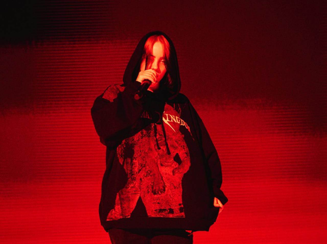 ライブ前の激レアイベントも！ビリー・アイリッシュがオンラインライブの詳細を発表