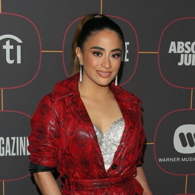 「紐状の下着を渡された」5Hのアリー・ブルック、音楽業界の重役から受けたセクハラを告白