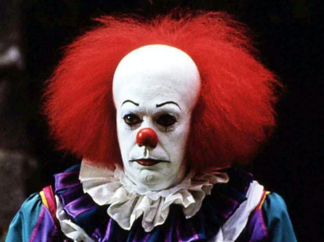 オリジナル版『IT/イット』でペニーワイズを演じている“中の人”を知っている？