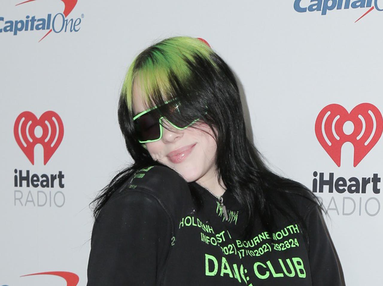 ビリー・アイリッシュ、最先端すぎるオンラインライブがさすが【ライブレポ】