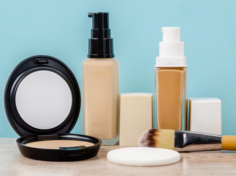 乾燥はベースメイクで防げる！カサつかない肌づくりのコツとは？