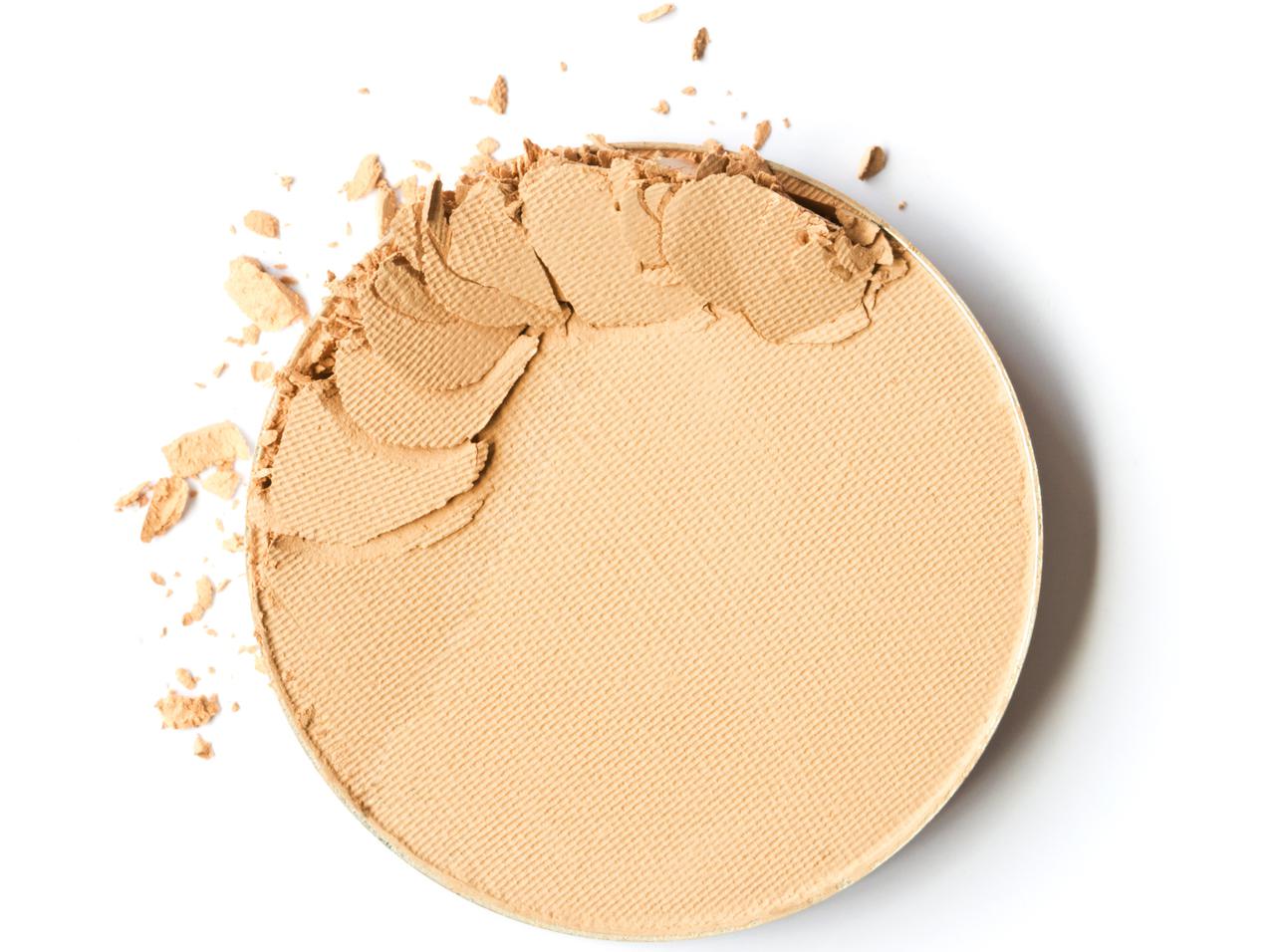 フェイスパウダーの白浮きを防ぐ！プロが勧める白浮き防止の1ステップ