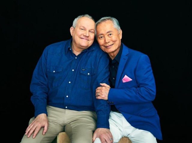 大勢のゲイカップルがラブラブ写真を公開、ヘイトに愛で応えるとはこのこと！