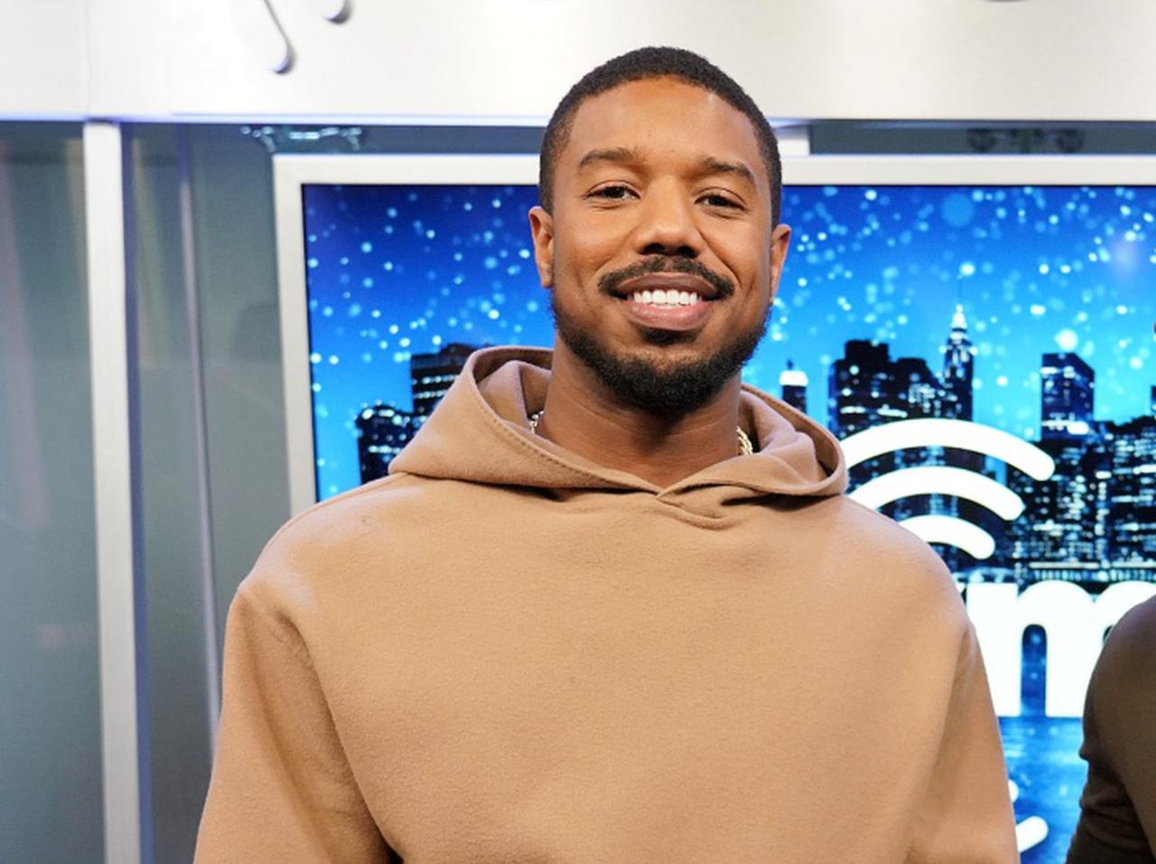 マイケル・B・ジョーダン、「裸の写真」を使ってファンを誘惑した理由に称賛の声