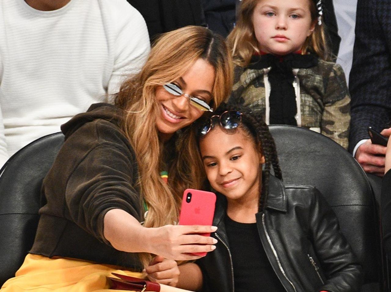 ビヨンセ8歳娘、「ハロウィン限定」のメイクアップアーティストに