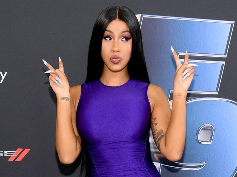 カーディ・B、“自撮りのヌード写真”をSNSに誤爆したあとの「言い分」が清々しい