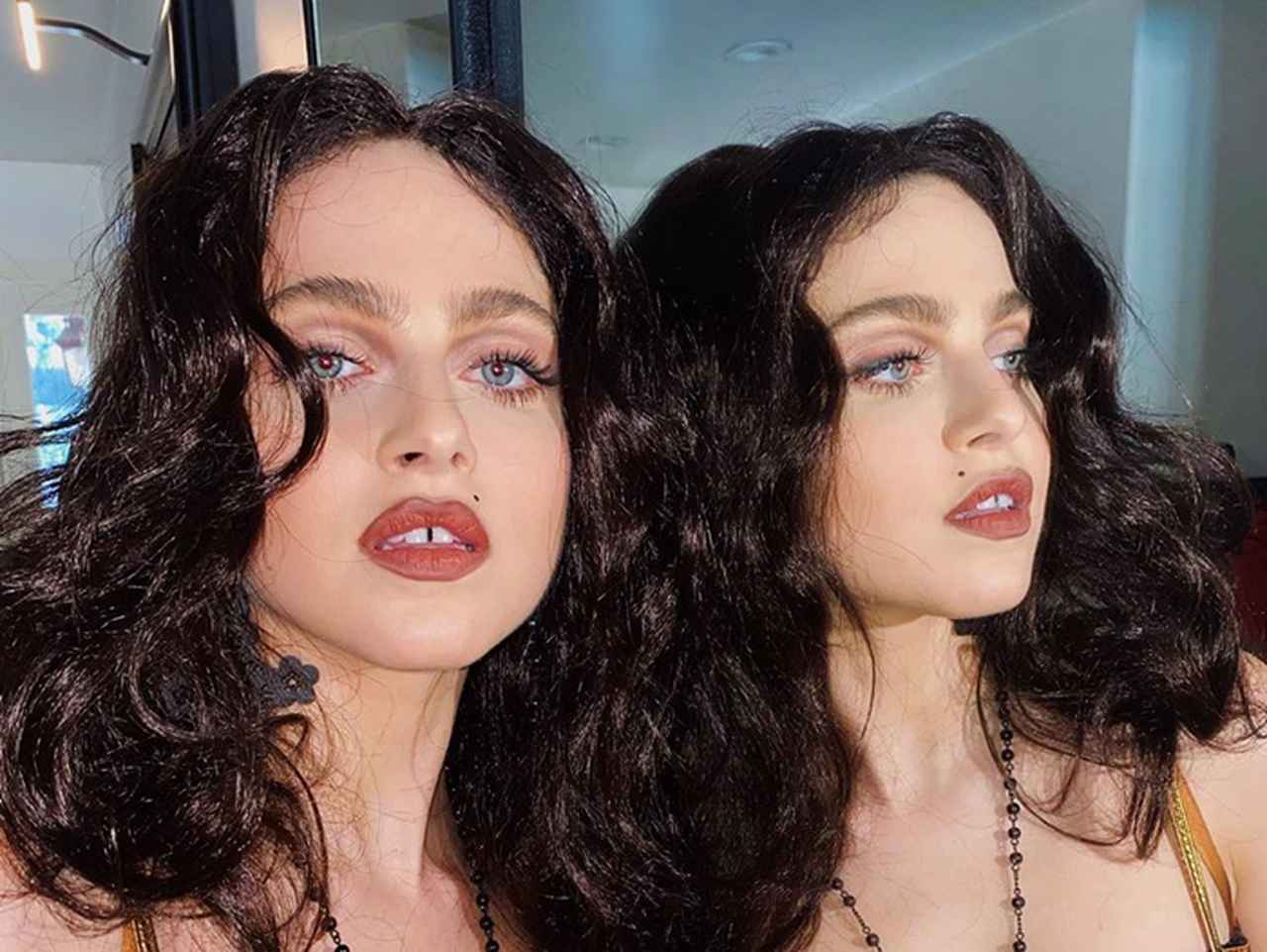 26歳の若手俳優、若かりし頃のマドンナにそっくりすぎて本人からフォローされる