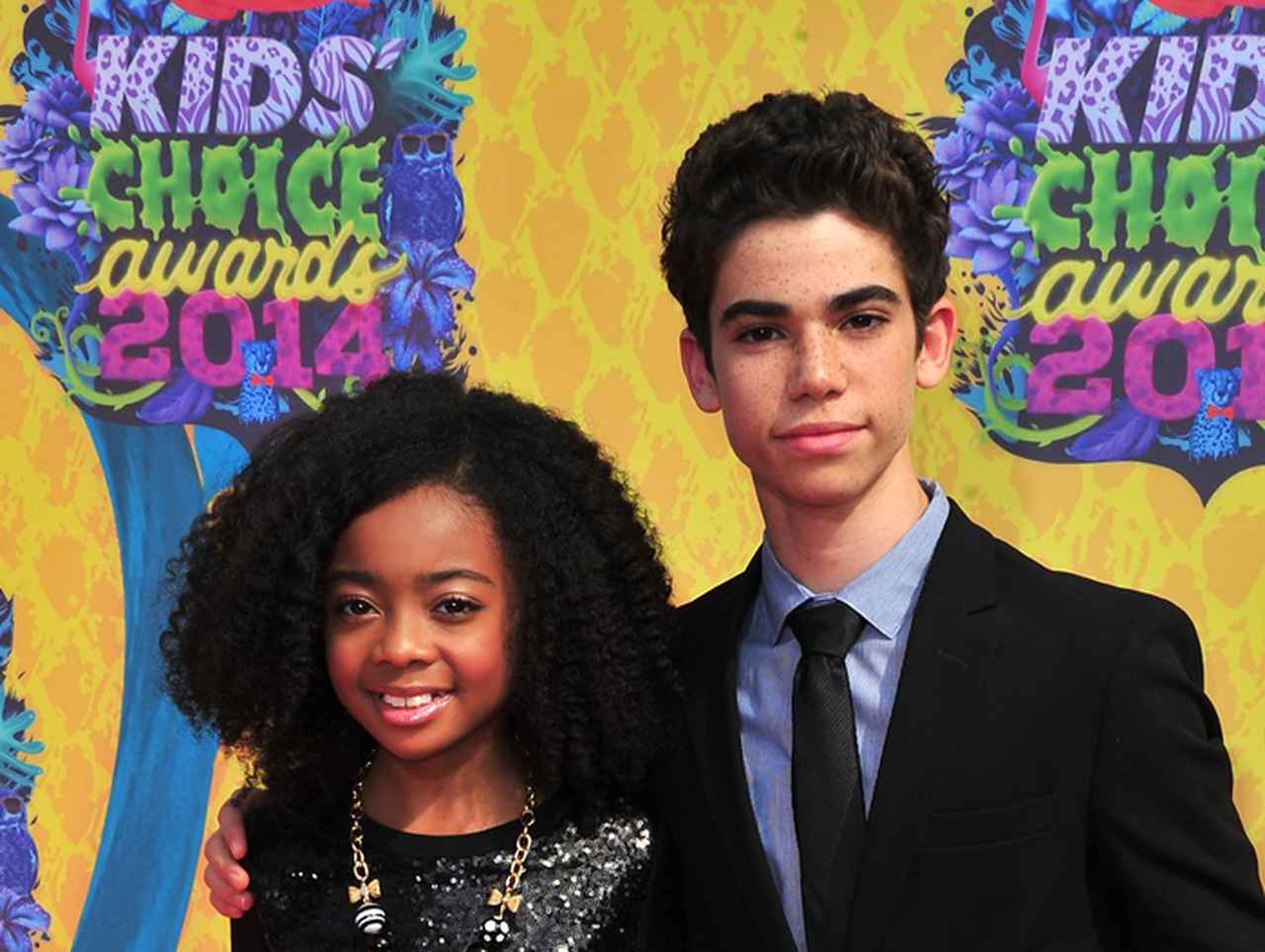 キャメロン・ボイスに捧げる、スカイ・ジャクソンの踊りにキャメロンの両親が反応