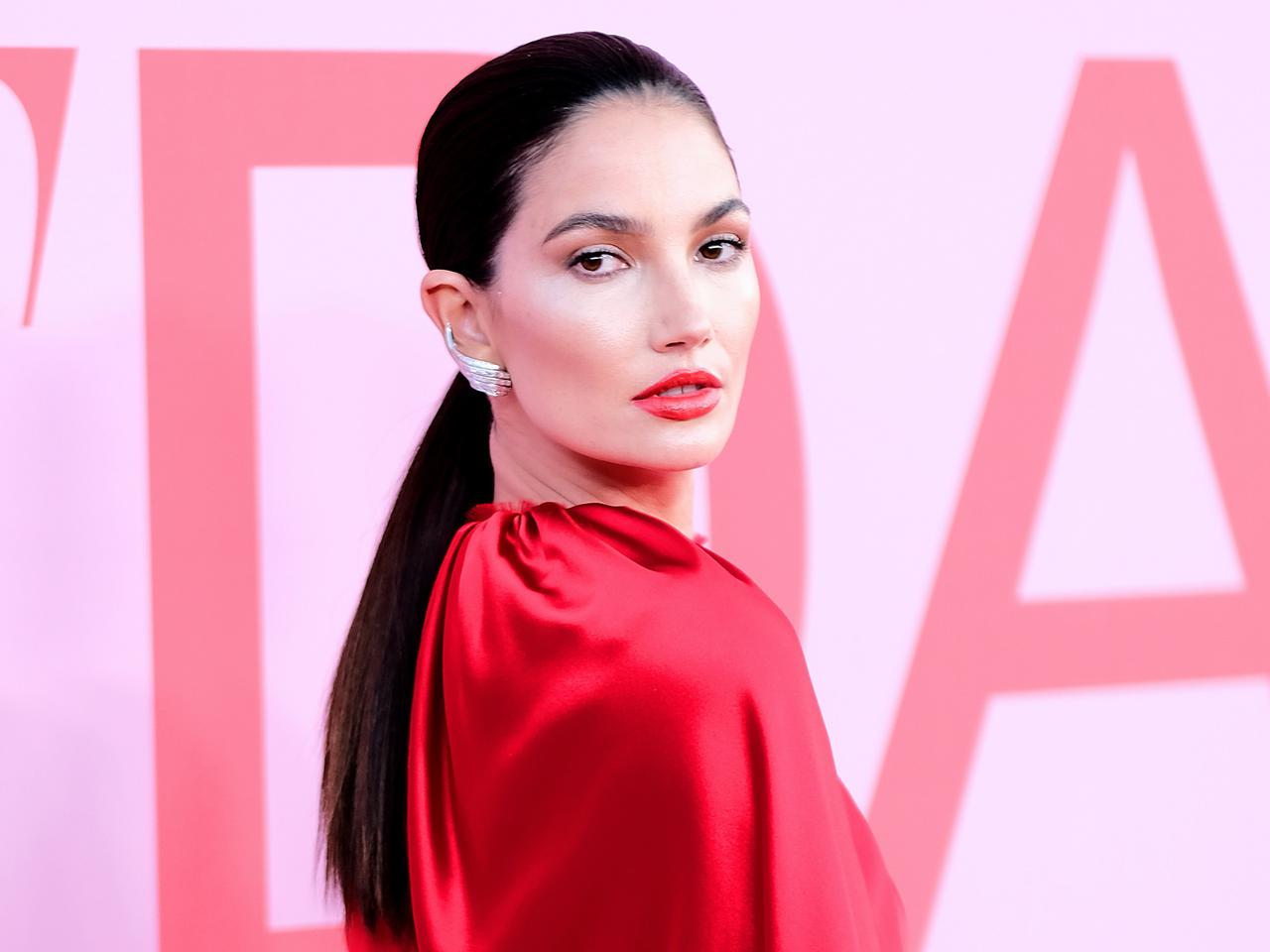 にじまず高発色!日本生まれの「アイライナー」をリリー・オルドリッジも愛用♡