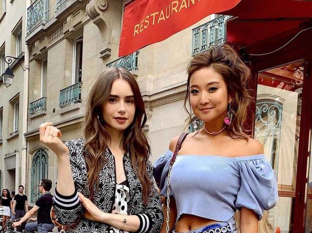 『エミリー、パリへ行く』リリー・コリンズが親友ミンディ役に見せる変顔にとろける