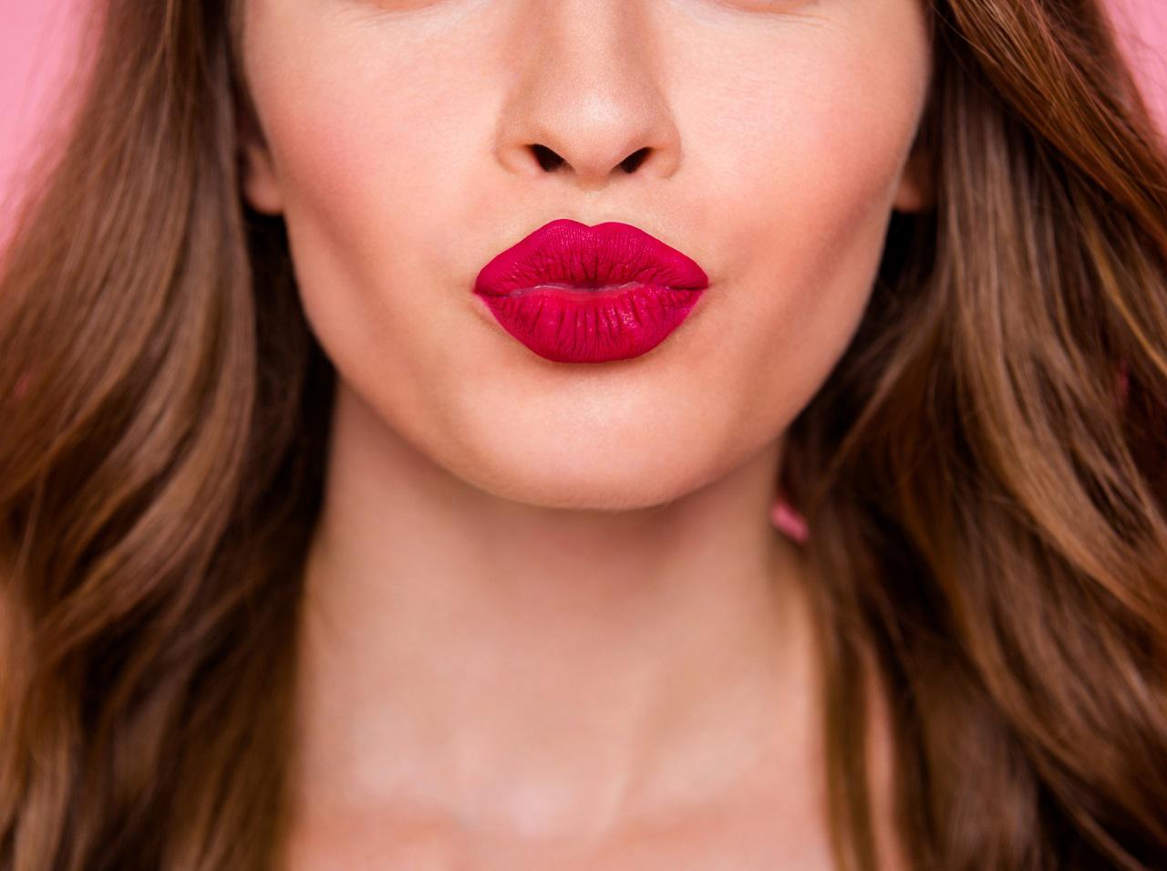 リップの色で悩みをカモフラージュ！プロが教える色選びのヒント