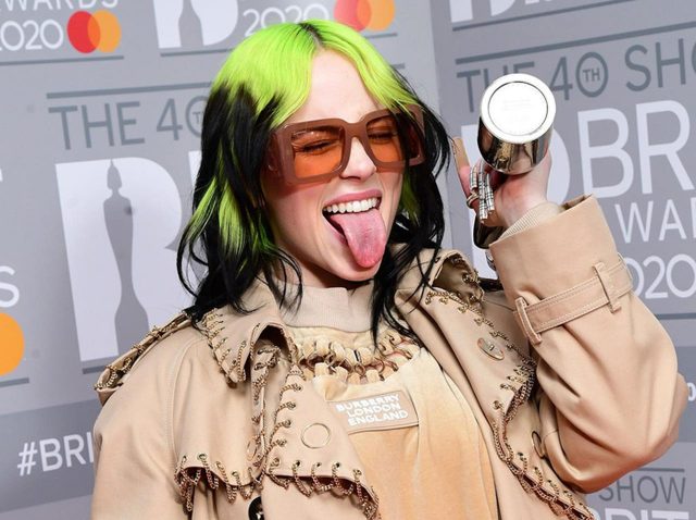 ビリー・アイリッシュ、「薄着姿」が体形批判の的に 本音炸裂の“絶妙動画”で反論