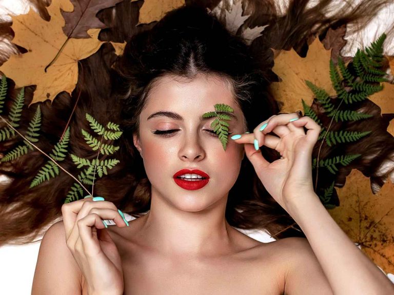 秋冬ベースメイクの“2大肌悩み”をプロが解決!透明感あるツヤ肌の作り方