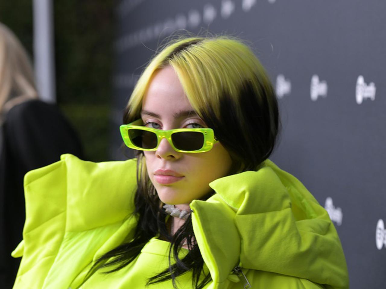 ビリー・アイリッシュ、肌身離さず身につけていたものとは?【ビルボード2020】