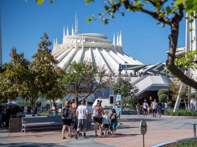 ディズニーランド、あの人気アトラクションの「今後」に衝撃が走る…