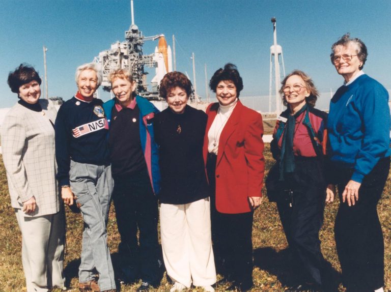 女性だけの宇宙飛行士マーキュリー13、マーキュリー7の影で闘った彼女達を知っている？