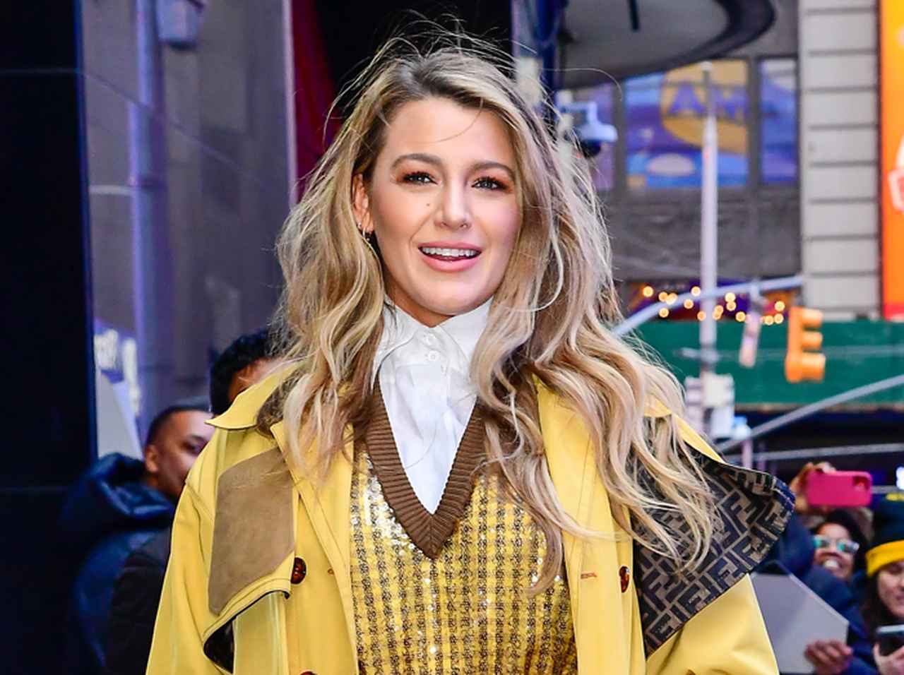 ブレイク・ライブリー、「イケてないコーデ」で記念撮影をする時の対策が絶妙