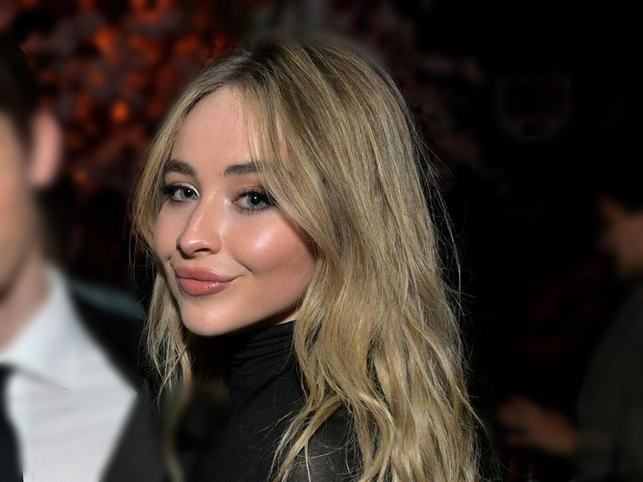 サブリナ・カーペンター、「ウィズコロナ時代」のコーデでプレミアへ