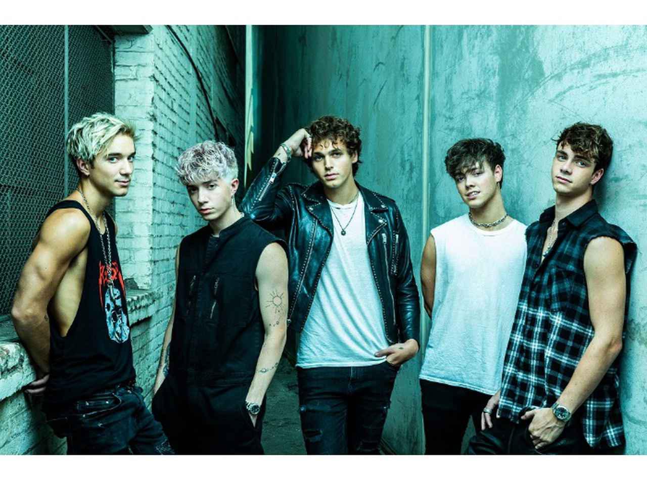 ホワイ・ドント・ウィー、『全員が歌えるバンド』になって再始動！ 新曲「Fallin’」の誕生秘話が鳥肌