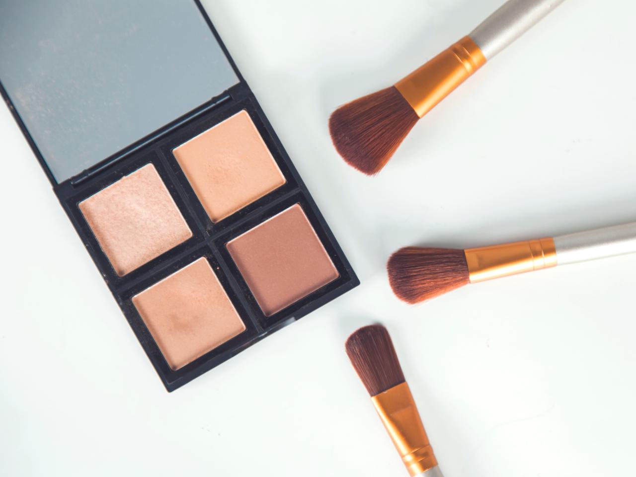 ニキビ跡やシミを完璧カバー!厚塗りにならないコンシーラー術