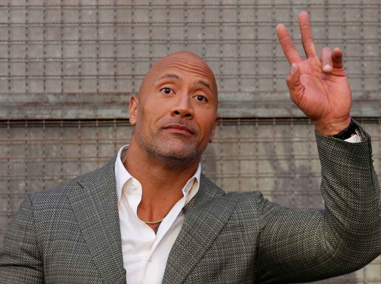 ドウェイン・ジョンソン、11歳の時の自分に「スポーツブラが必要」と自虐