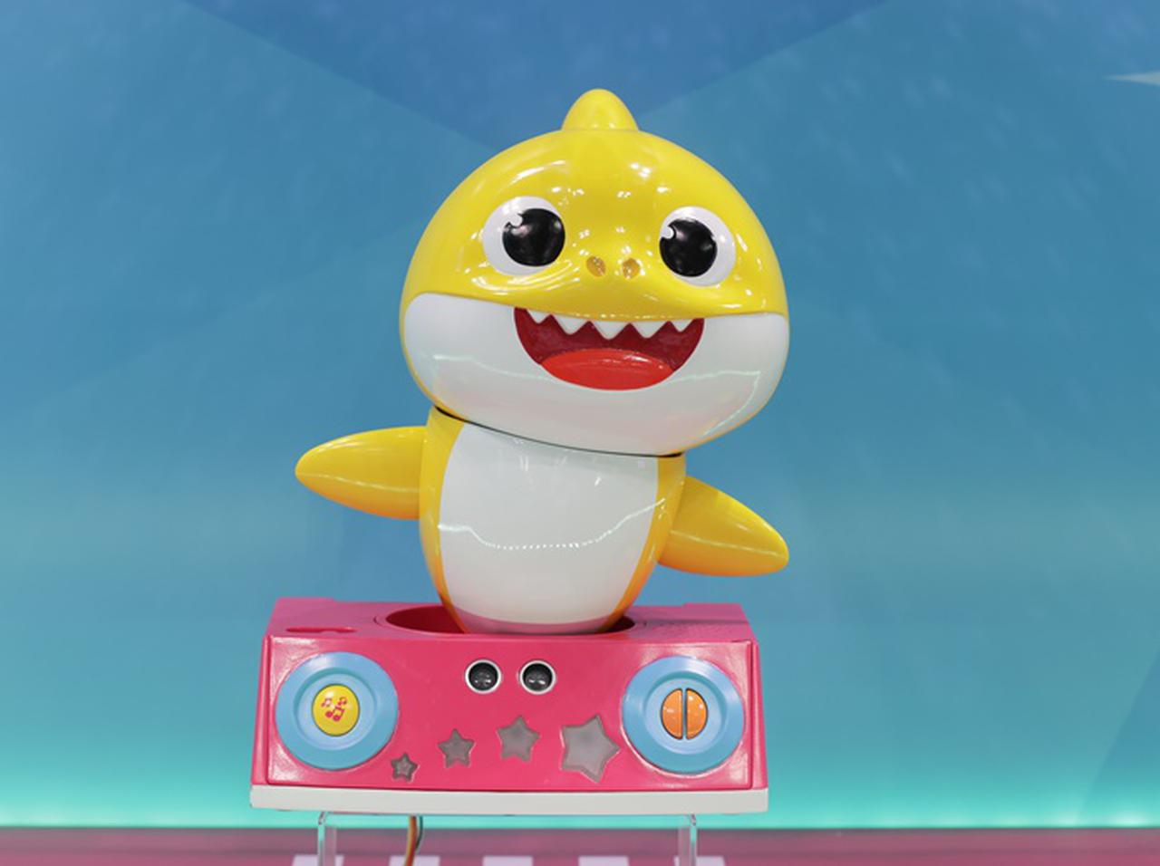 「サメのかぞく」を使って拷問、アメリカの刑務所で3名が起訴される