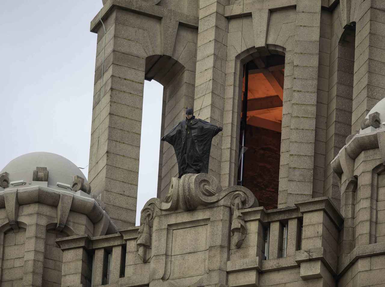 【映像アリ】バットマンが塔の上から飛び立つシーンの撮影『ザ・バットマン』