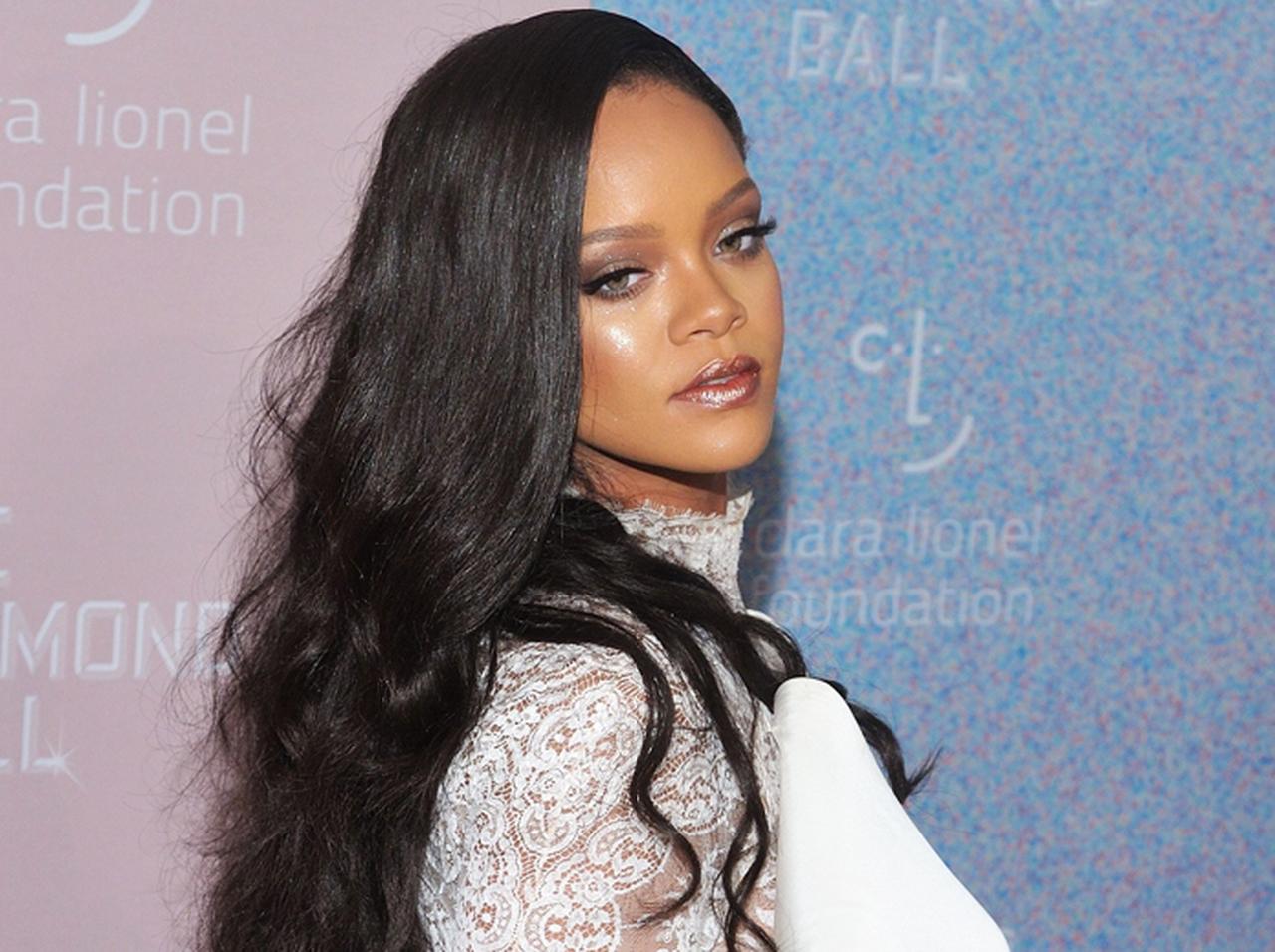 リアーナ、小学生時代の「通知表」に書かれていた内容がすでに風格アリ