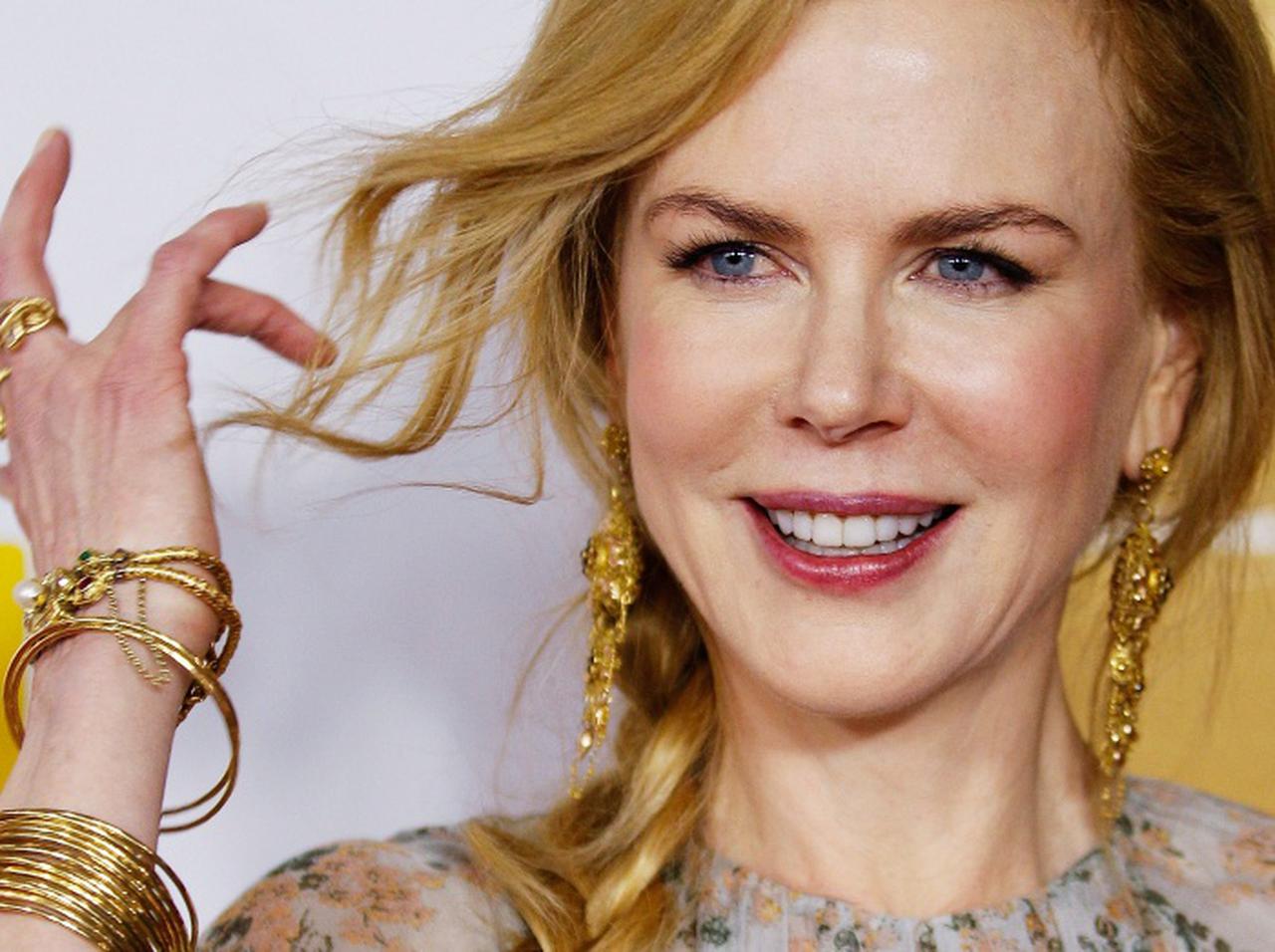 ニコール・キッドマン、ハリウッドで強制され、クセ毛を真っ直ぐにしたことを後悔