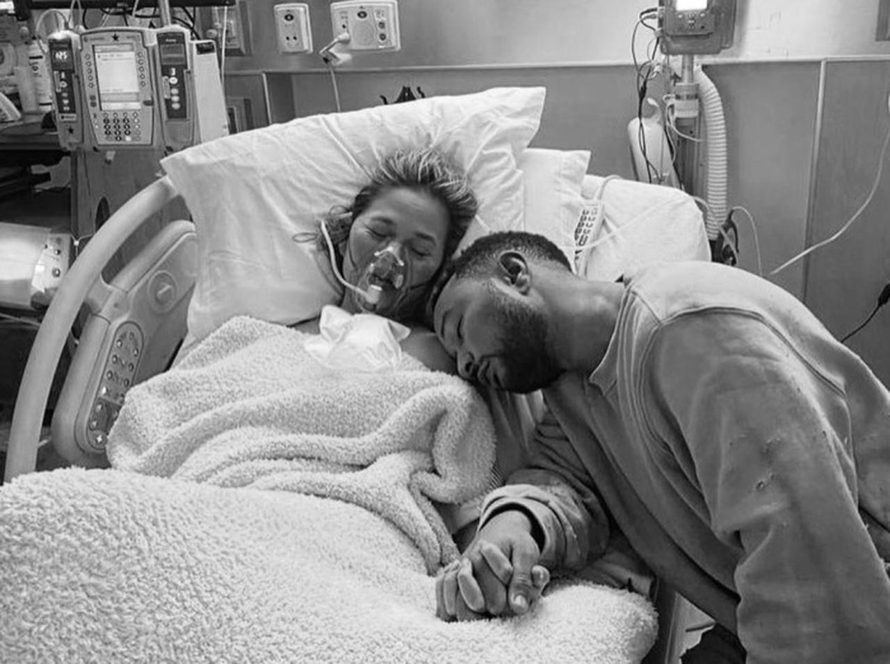 クリッシー・テイゲン、死産した子供との写真を撮影＆公開にふみきった「理由」に心打たれる