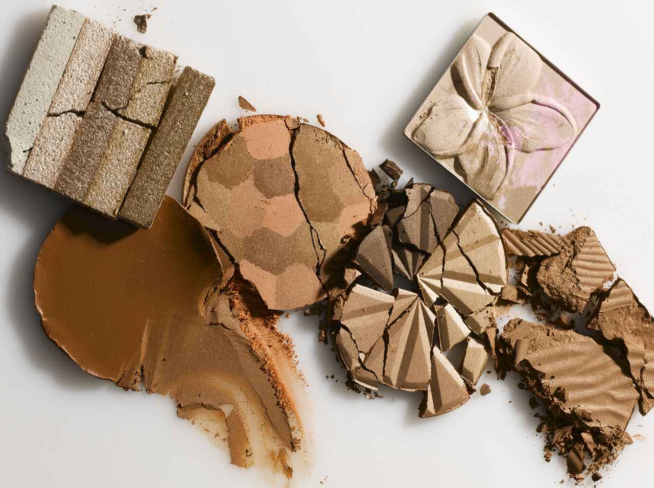 小顔メイクが逆効果に?シェーディングのよくある間違いをプロが指摘