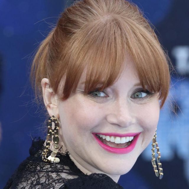 ブライス・ダラス・ハワードがピンクヘアに！『ジュラシック・ワールド』撮影終了で